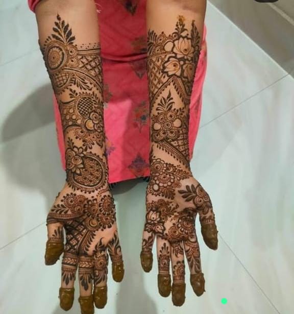Navratri Special Front Design - Mehndi Artist work by Radhika Mehndi Art in Rajmahal